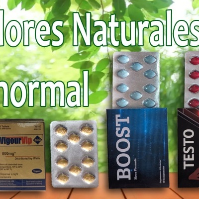 Embalagens de suplementos diferentes com comprimidos e texto em espanhol ao fundo
