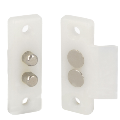 Fecho magnético branco em plástico com ímanes circulares prateados