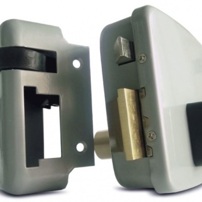 Fechadura cinza com botão preto e vermelho