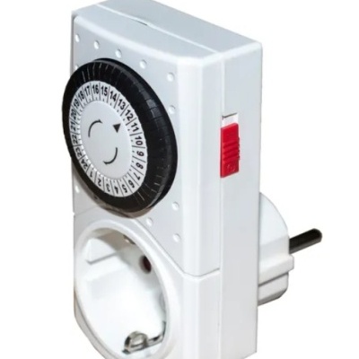 Tomada elétrica temporizadora branca com temporizador e plugue europeu