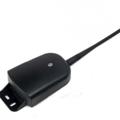 Dispositivo eletrónico preto com antena e suporte de montagem