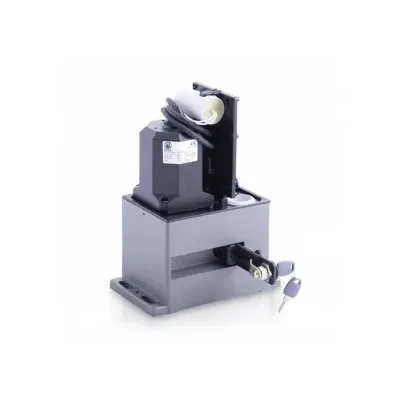 Máquina industrial cinza com motor elétrico preto e chave