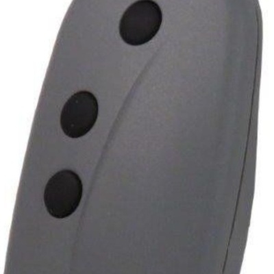 comando remoto cinzento com botões pretos