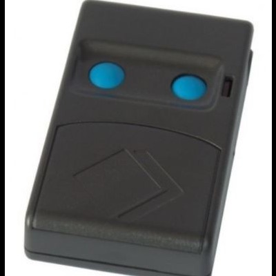 Comando remoto preto com dois botões azuis