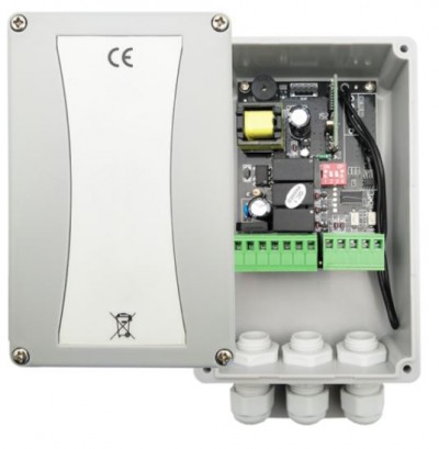 Caixa eletrónica aberta com circuitos e componentes internos visíveis