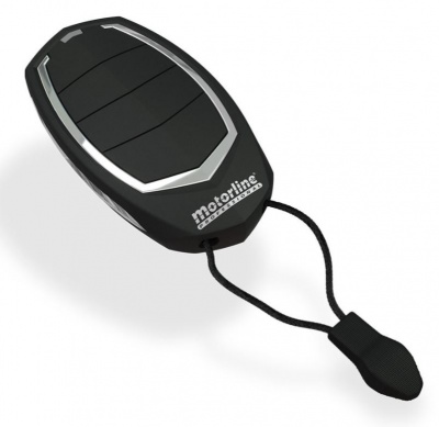 Comando remoto preto com detalhes cinza prateado e cordão preto.