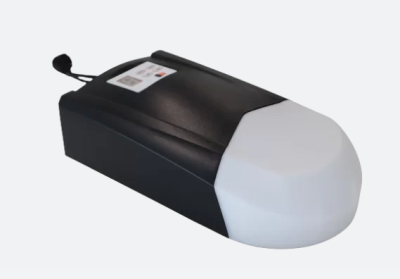 Dispositivo elétrico preto e branco com etiqueta e cabo