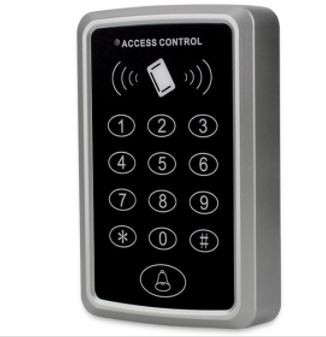 Leitor de controlo de acesso com teclado numérico e ícone de campainha