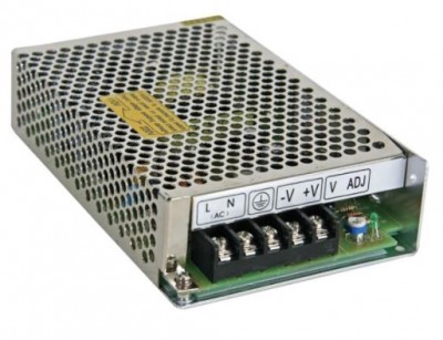 Fonte de alimentação metálica perfurada com terminais de ligação