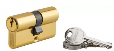 Cilindro de fechadura dourado com duas chaves prateadas