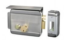 fechadura metálica prateada com botão e chave isolada