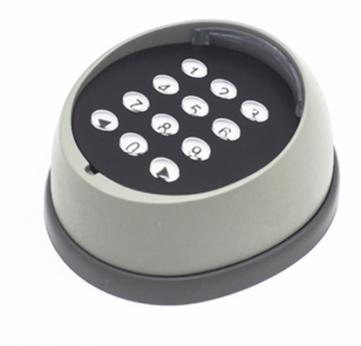 Base redonda metálica com teclas numéricas brancas e símbolos pretos