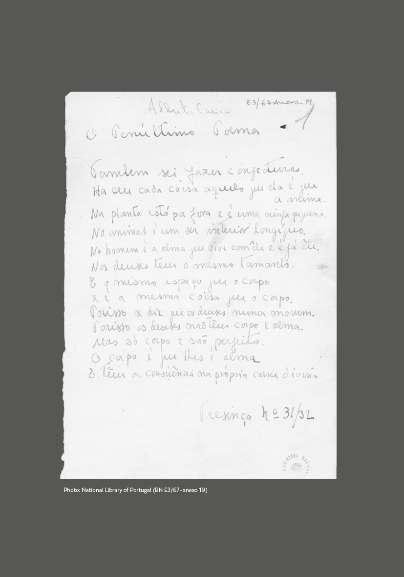 First Anthology Página manuscrita com texto em português em papel branco sobre fundo cinzento.