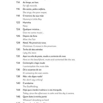 Página de livro com lista numerada de títulos em português e inglês