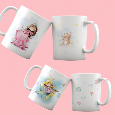 Quatro canecas brancas com ilustrações temáticas de princesa, castelo, sereia e elementos marinhos