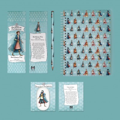 Conjunto de produtos 'Narvaezianos Portugueses' com figuras históricas e texto sobre Bartolomeu Dias