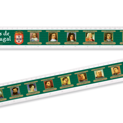 Dupla de réguas escolares verdes com fotos e nomes de Reis de Portugal e escala métrica.
