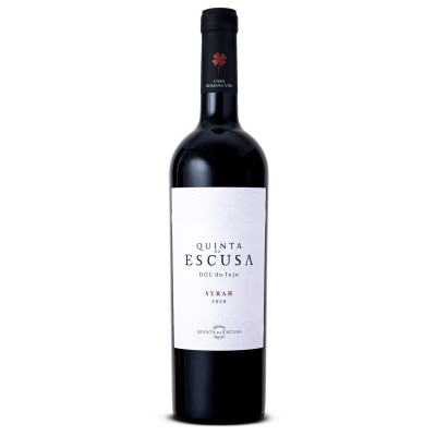 Garrafa de vinho tinto Quinta Escusa Syrah 2020 com rótulo branco e cápsula preta