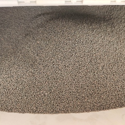 Areão esférico de cor preta