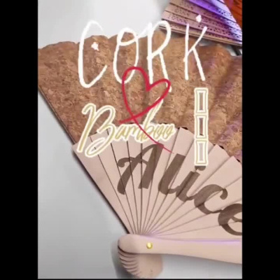 Leque dobrável de cortiça com nome Alice impresso e texto CORK Bamboo sobreposto.