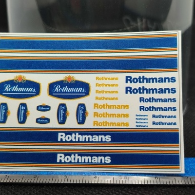 Folha de autocolantes Rothmans com diversos tamanhos e cores em papel