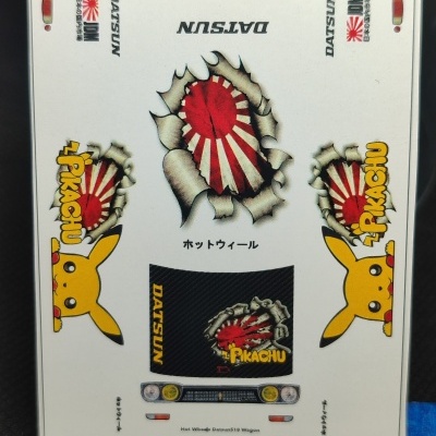 Decalques de papel para modelo Hot Wheels Datsun510 Wagon com desenhos do Pikachu e símbolos japoneses