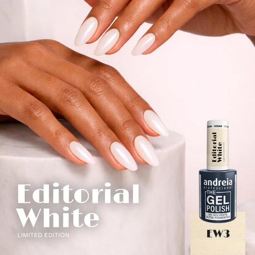 Andreia The Gel Polish Editorial Collection White - Ew3 Metallic White Esmalte gel branco Andreia Professional Editorial White com mãos com unhas pintadas