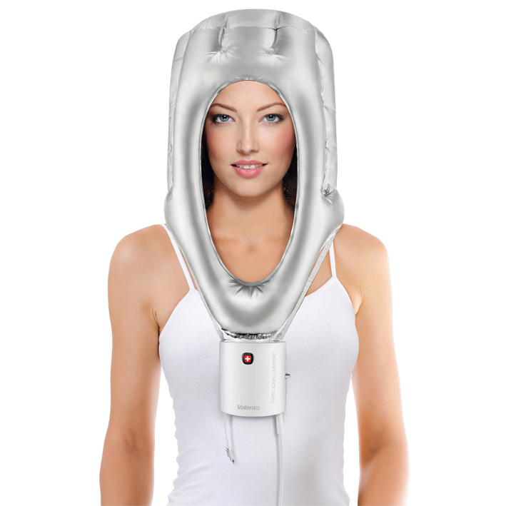 Capacete secador de cabelo VALERA Dispositivo prateado acolchoado para massagem no pescoço e cabeça em mulher com controlo branco