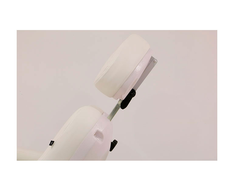 Weelko Marquesa Tempo Eléctrica 4 Motores Cadeira branca com apoio de cabeça ajustável e estrutura metálica sobre fundo claro