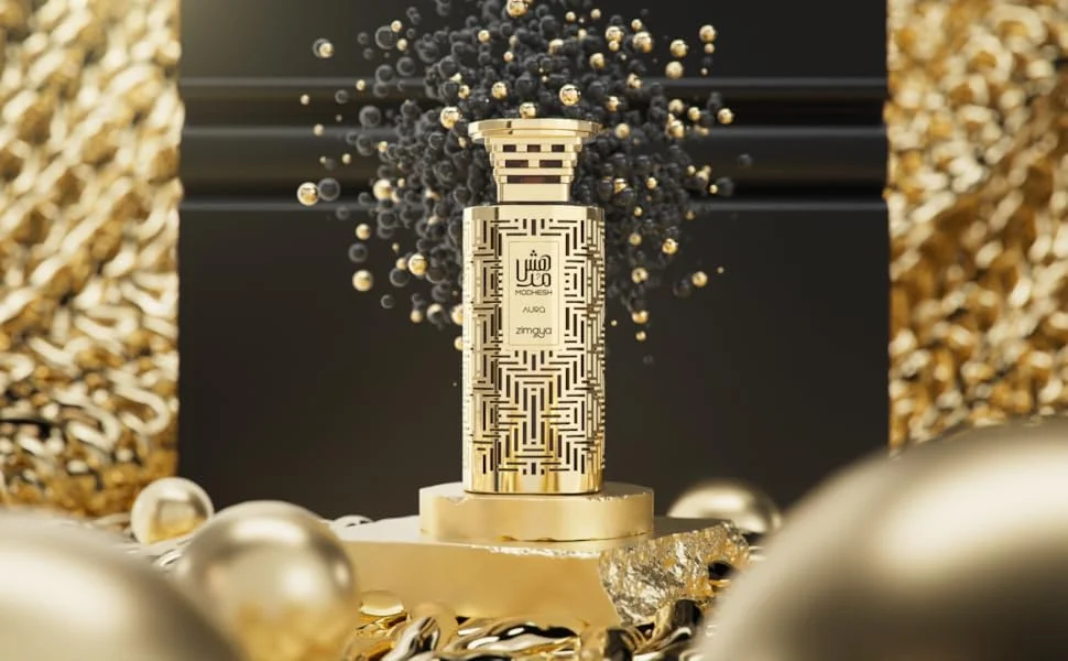 Zimaya Modhesh Aura Eau de Parfum para homens 100ml Frasco de perfume dourado com padrão geométrico e texto MOCHESH AURO zimgya num cenário luxuoso