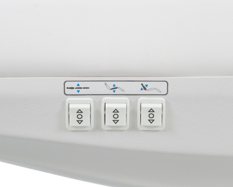 Weelko Marquesa Tempo Eléctrica 4 Motores Painel branco com três botões quadrados brancos com setas e etiqueta com ícones.