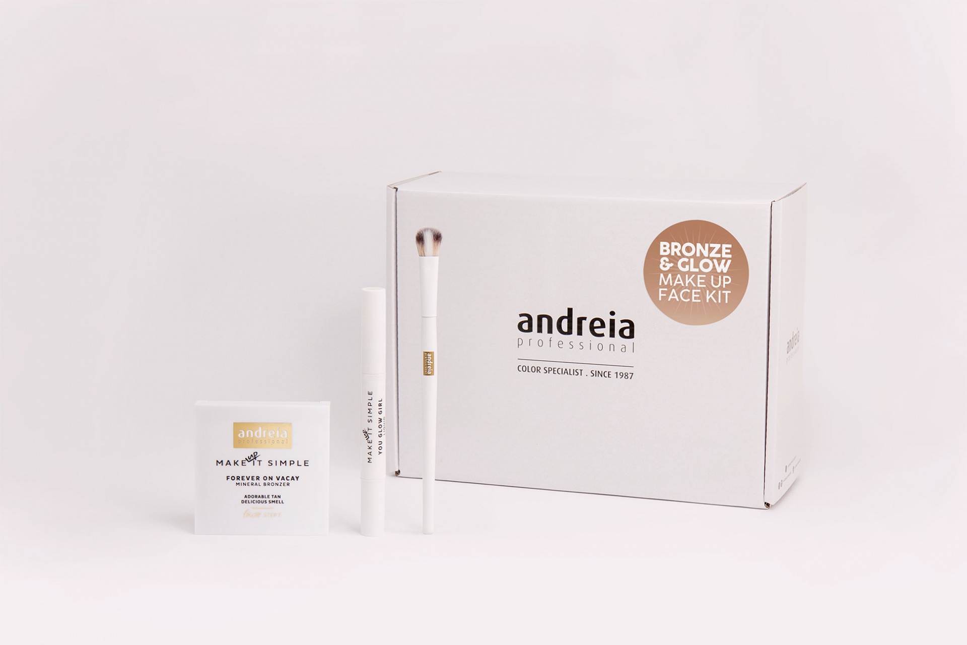 Andreia Bronze & Glow – Face Kit Kit de maquilhagem Andreia Professional com estojo, pincel e recipiente branco