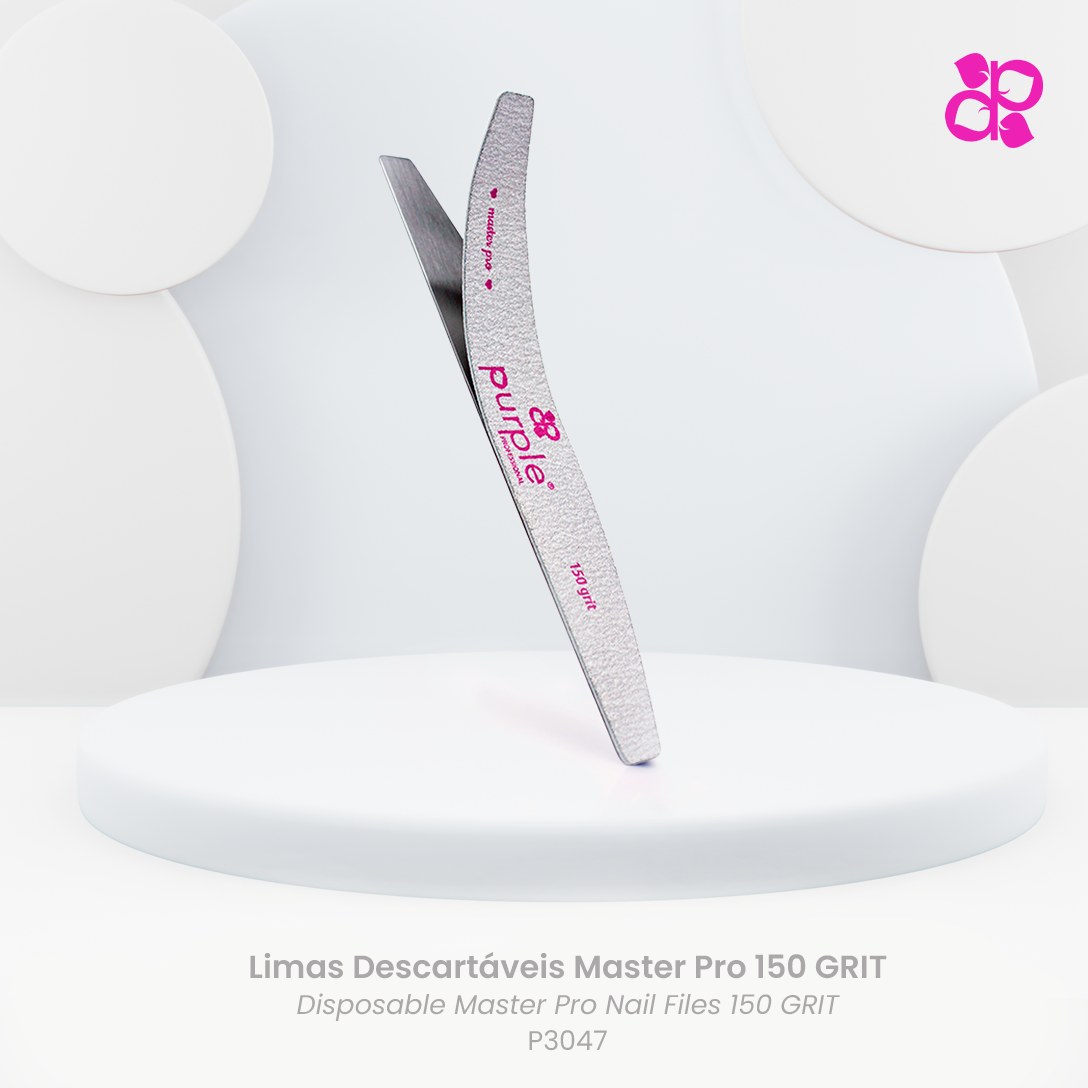 Purple Limas Descartáveis Master Pro 150 Duas limas descartáveis para unhas cinzentas com texto rosa num suporte branco e fundo branco com círculos.