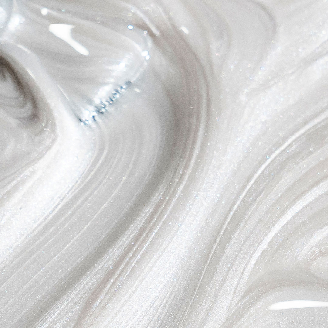 Inocos verniz gel Naked Nails Aura GP473 Textura fluida e cintilante em branco e cinza com reflexos