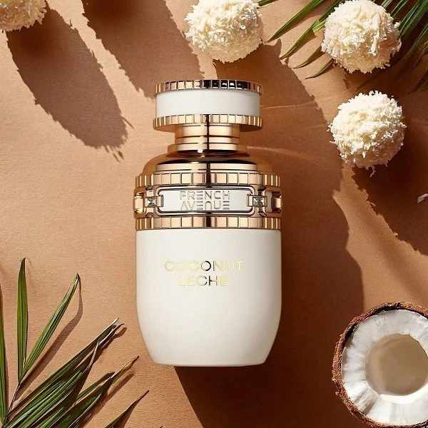 French Avenue Coconut leche | Fragrância para mulher 80ml Frasco de perfume branco e dourado com texto COCONUT LECHE e decoração floral