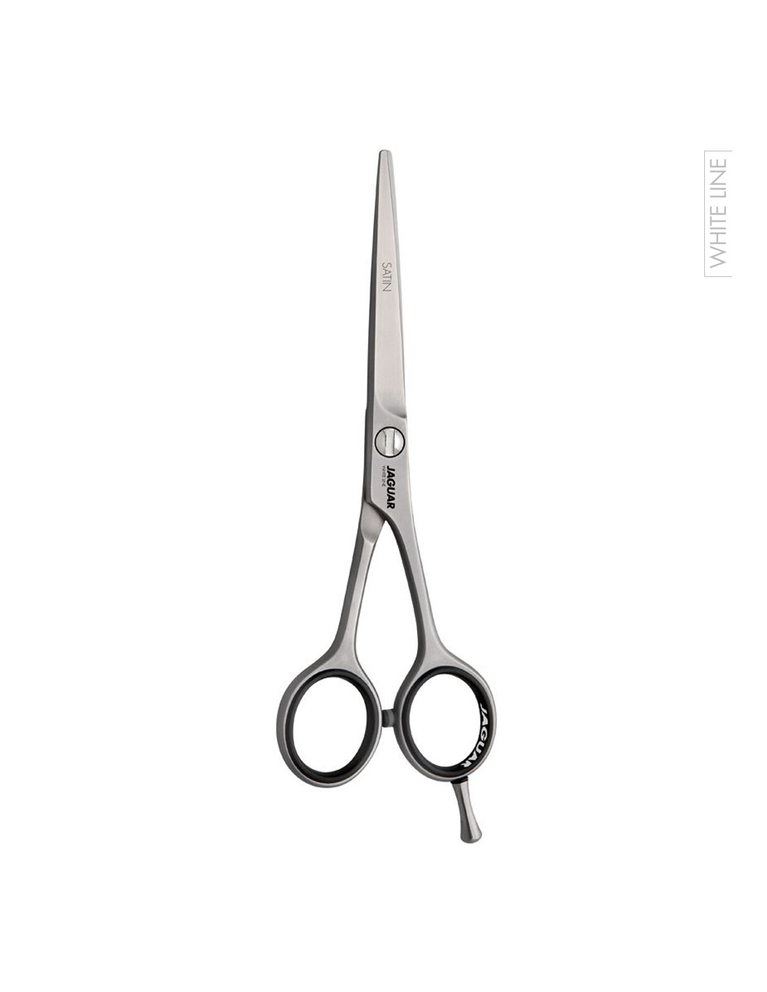 Jaguar Tesoura Satin White Line Tesoura profissional metálica prateada com punhos pretos sobre fundo branco