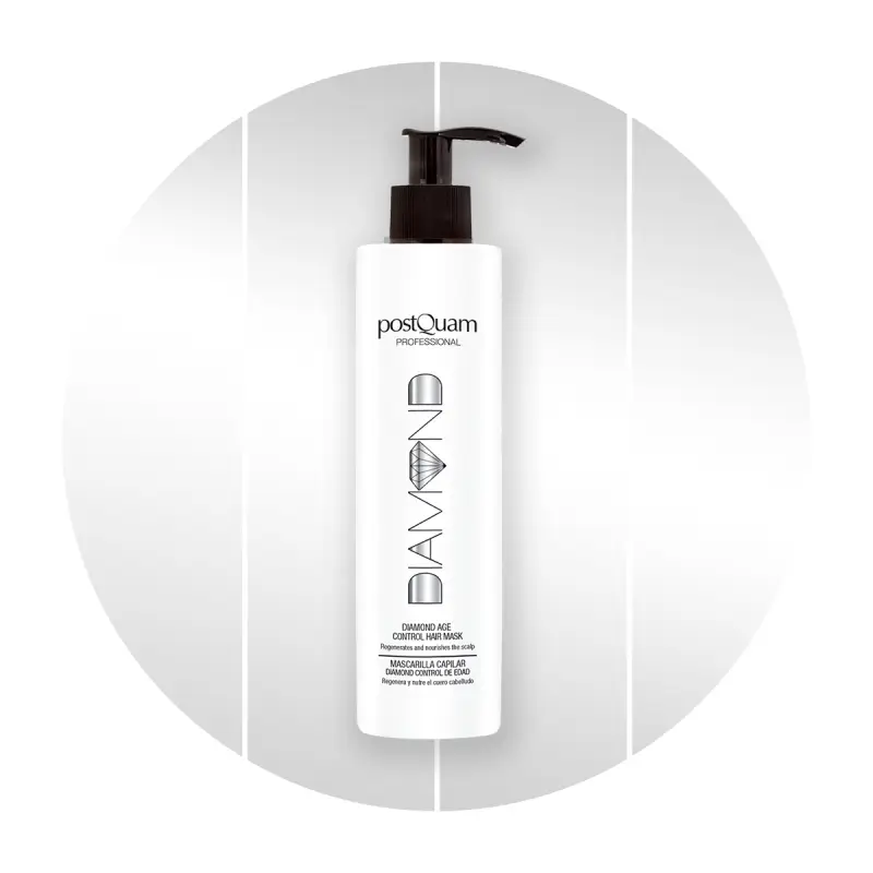 Postquam MASCARA AGE CONTROL DIAMOND Frasco branco com doseador preto do hidratante capilar postQuam DIAMOND numa superfície branca
