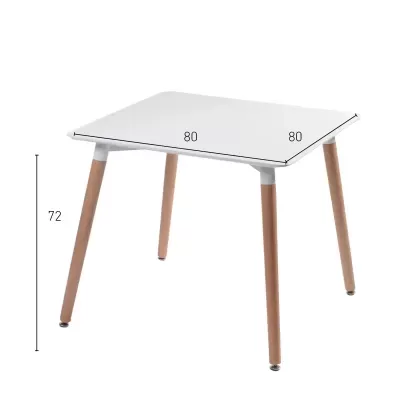 Mesa quadrada branca com pés de madeira clara e medidas indicadas