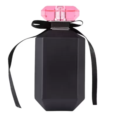Frasco de perfume preto com tampa rosa e laço preto