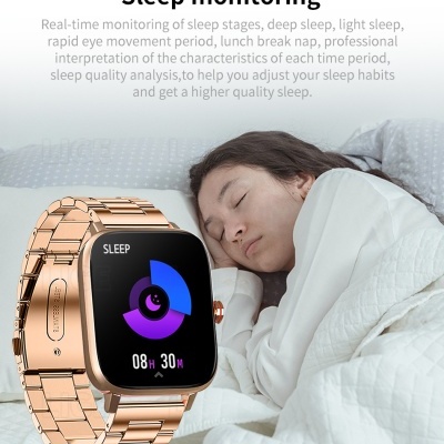 Relógio inteligente com monitor de sono num ecrã colorido e mulher a dormir