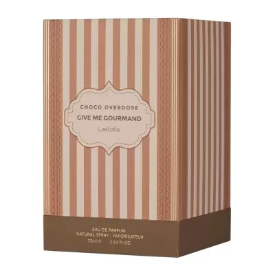 Embalagem de perfume com riscas verticais castanho e bege, texto Choco Overdose Give Me Gourmand Lattafa