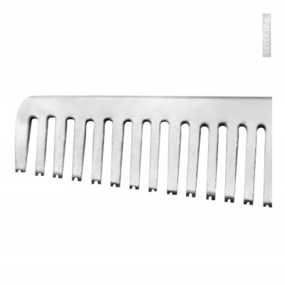 Pente metálico prateado com dentes largos e espaçados