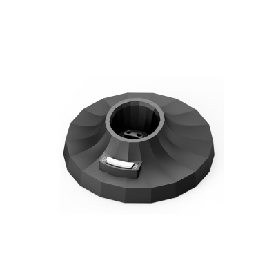 Base preta circular de silicone com textura ondulada e etiqueta metálica