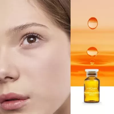 Rosto feminino ao lado de ampola de vidro com líquido amarelo e gotas diante de fundo laranja