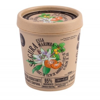 Embalagem de creme hidratante corporal Segura Essa Marimba com ilustração de plantas e texto em português.