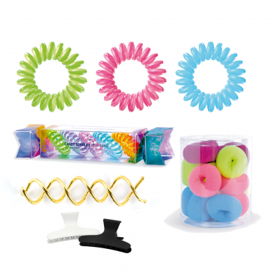 Conjunto de acessórios para cabelo coloridos incluindo molas espiraladas, pinças e esponjas em embalagem.