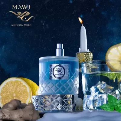 Frasco de perfume azul MAWJ Moscow Mule com limão, gengibre, gelo e vela