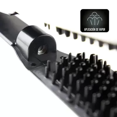 Escova preta com aplicação de vapor e textura de pinos