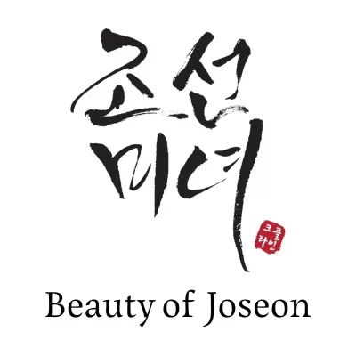 Logótipo com caligrafia asiática preta e carimbo vermelho com texto Beauty of Joseon em inglês