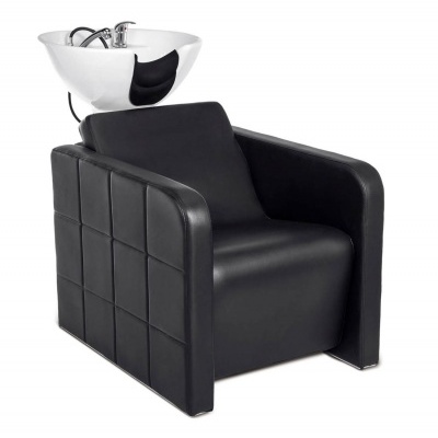 Cadeira preta para lavagem de cabelo com cuba branca para salão
